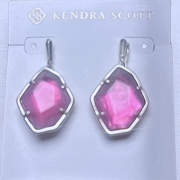 Kendra Scott Jewelry - Kendra Scott Large Pink Statement Dangle Earrings – Gold Tone – NWT